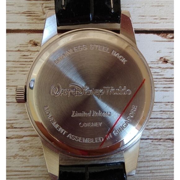 Mickey Mouse Watch Limited Release Disney World - Picture 7 of 9